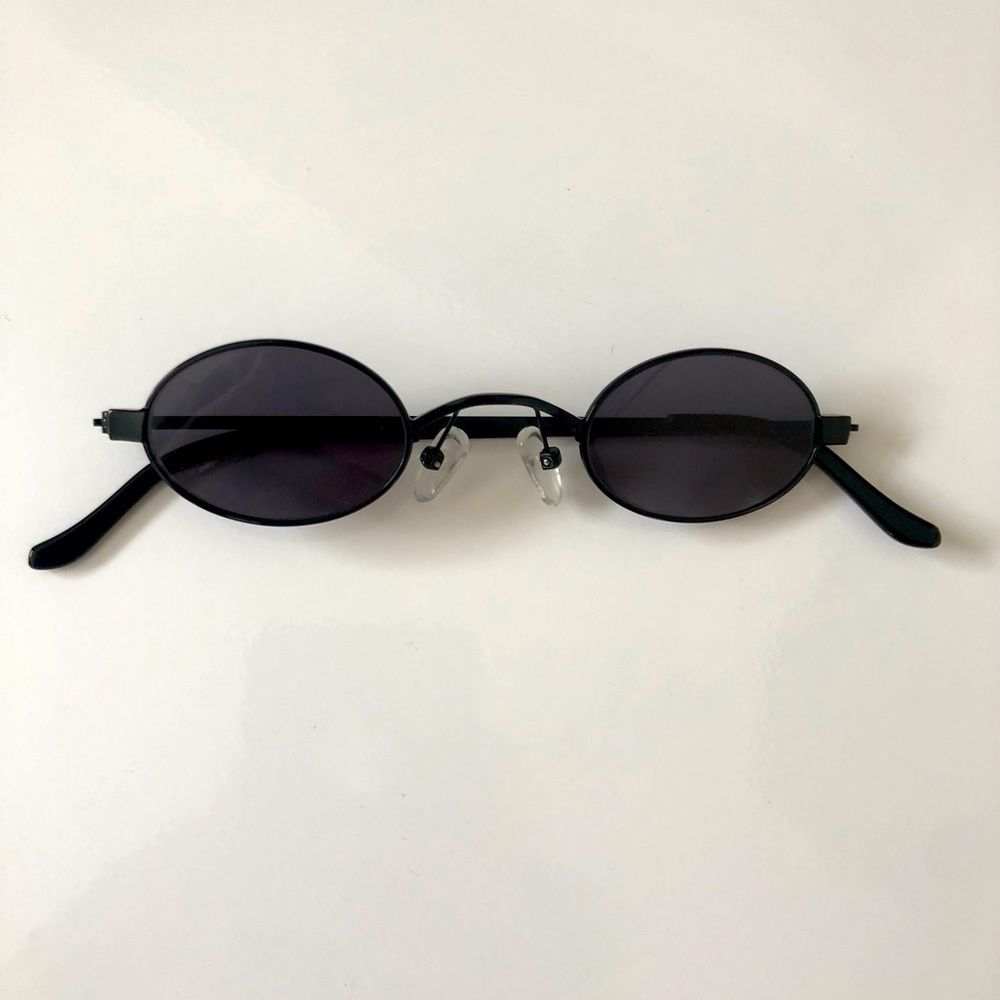 Roberi and Fraud Black Doris Sunglasses - BRAND NEW